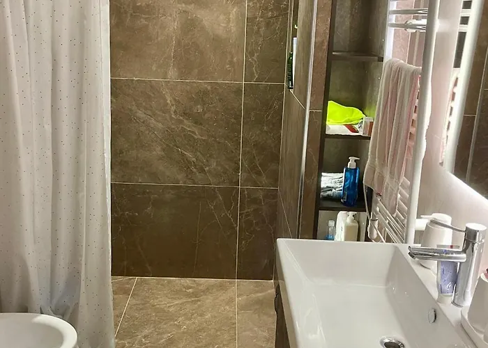 Vacation Vibes - Modern In Near Sea Διαμέρισμα Golem (Tirana)