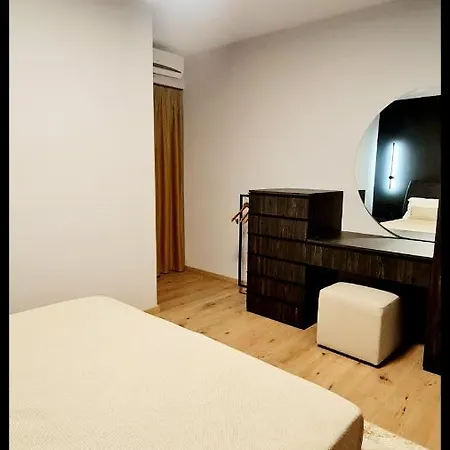 Vacation Vibes - Modern In Golem Near Sea Apartment *