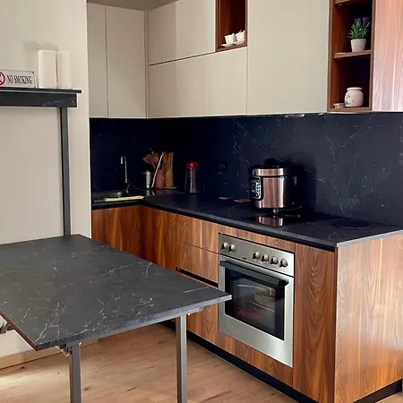Apartment Vacation Vibes - Modern In Golem Near Sea *