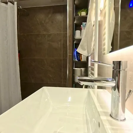 Apartment Vacation Vibes - Modern In Golem Near Sea Golem (Tirana)