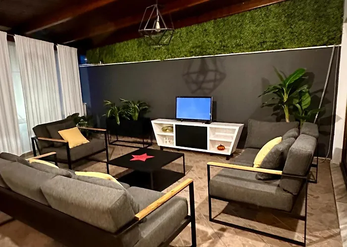 Vacation Vibes - Modern In Near Sea Appartement